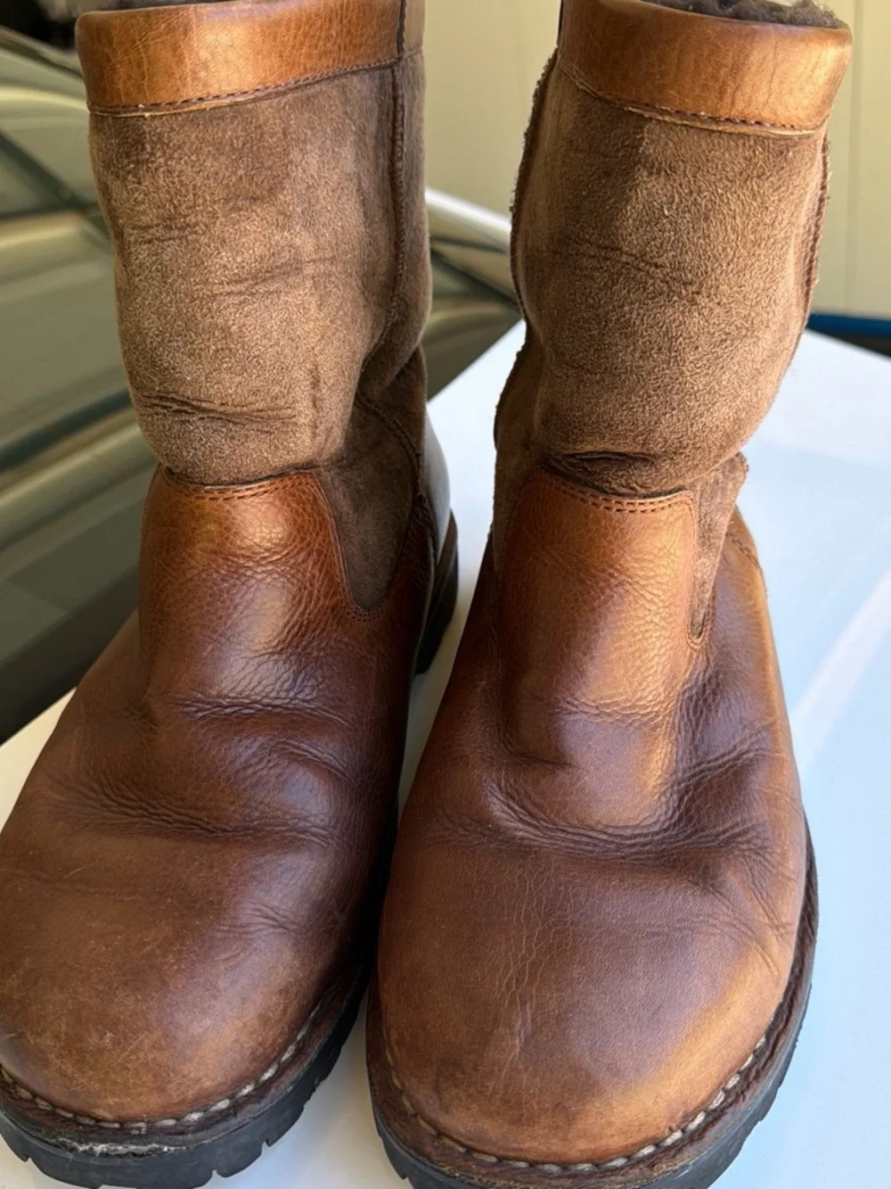 UGG Men's Tan/Brown Leather Shearling Boots